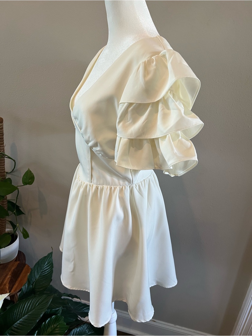 Ivory Ruffle-Sleeve V-Neck Mini Dress with Romper Lining - Picture 5 of 11